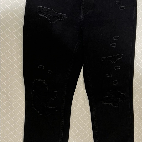 Black Jeans - Picture 2 of 3